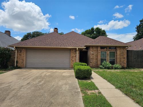 1605 High Crest Ct, Irving, TX, 75061-8033 | Card Image