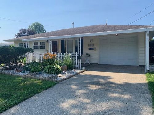 211 Walden Rd, Heath, OH, 43056-1414 | Card Image