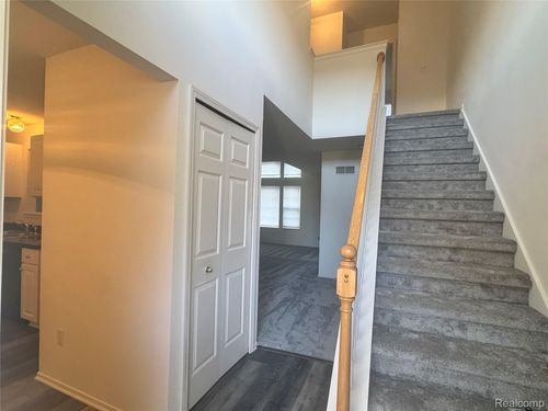 2516 Boulder Ln, Auburn Hills, MI, 48326-4172 | Card Image