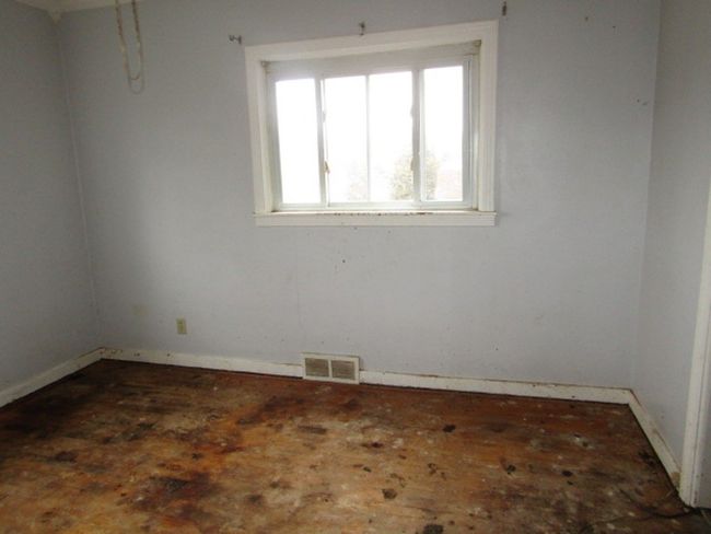 302 Euclid Ave, House other with 3 bedrooms, 2 bathrooms and 1 parking in Glassport PA | Image 18