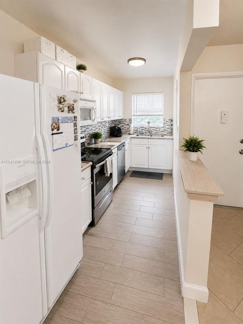 110-270 Layne Blvd, Hallandale Beach, FL, 33009-5730 | Card Image