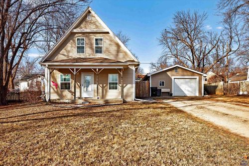 202 Clements Dr, Holton, KS, 66436-1521 | Card Image