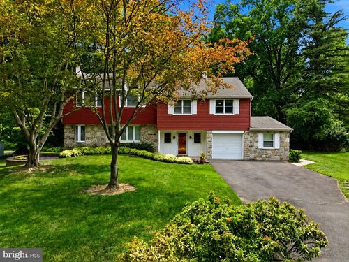 136 Chapel Dr, Holland, PA, 18966-1629 | Card Image