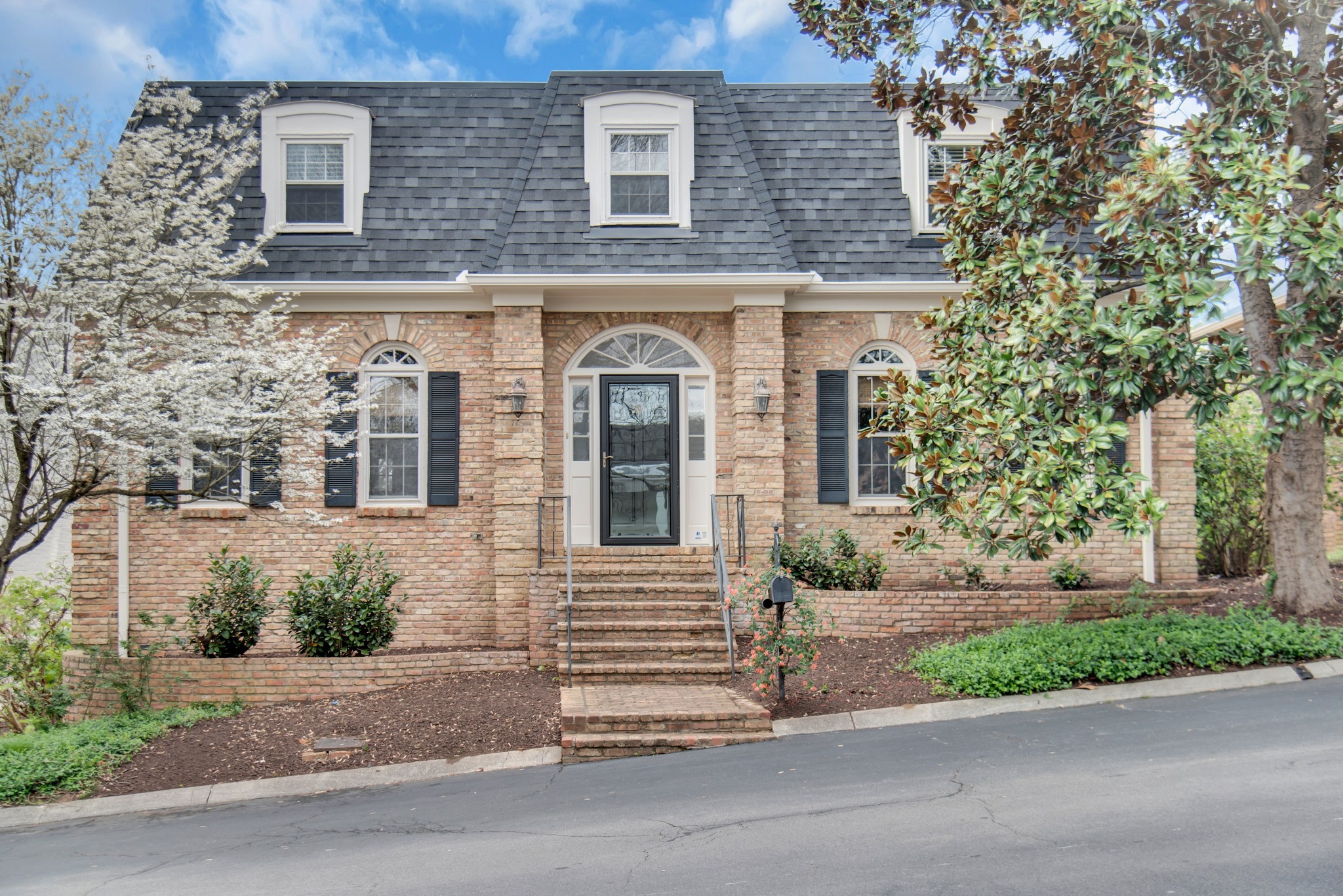 Valley Frg, Nashville, TN 37205