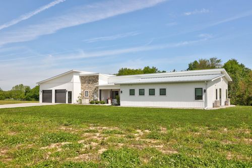 5595 Riverview Dr, Bridgeport, MI, 48722-9751 | Card Image