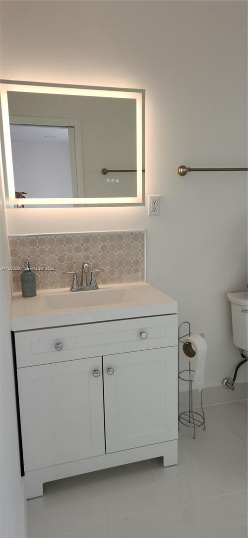 b-17930 Sw 136th Ave, Miami, FL, 33177-7112 | Card Image