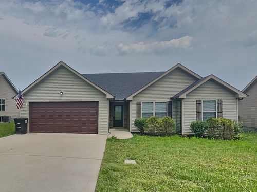 1123 Freedom Dr, Clarksville, TN, 37042-7468 | Card Image