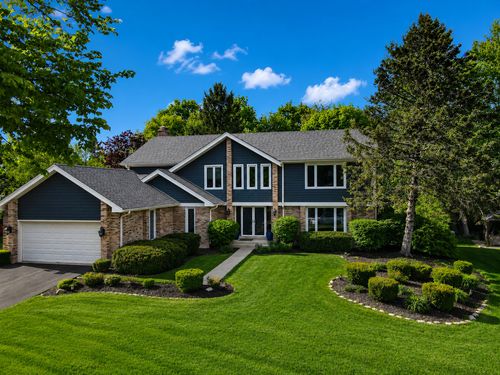 250 Covington Drive, Barrington, IL, 60010 | Card Image