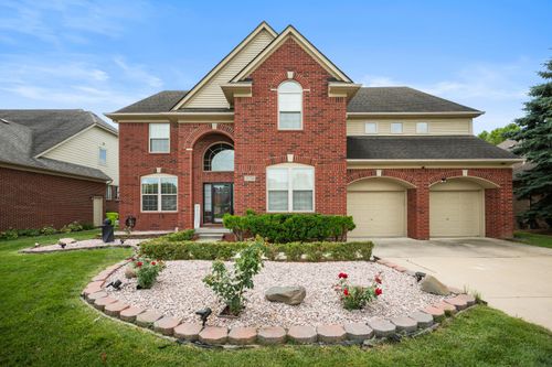 21724 Summerfield Dr, Macomb, MI, 48044-2287 | Card Image