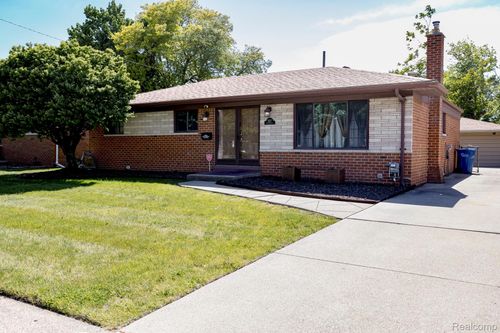 31017 Regal Dr, Warren, MI, 48088-2013 | Card Image