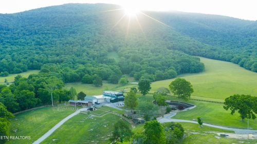 979 Wilson Cemetery Rd, Pikeville, TN, 37367-5009 | Card Image