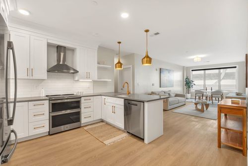 208-99 Foundry Pl, Portsmouth, NH, 03801 | Card Image