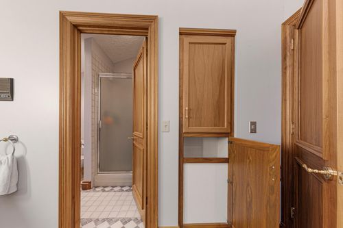 24 Greenhaven Bay, Faribault, MN, 55021-9237 | Card Image