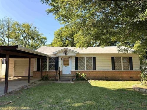 213 E Magnolia Dr, Mt Pleasant, TX, 75455-5915 | Card Image