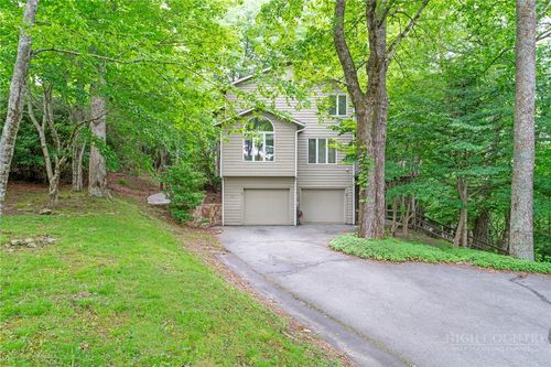 117 Sorrento Park Dr, Blowing Rock, NC, 28605-9412 | Card Image