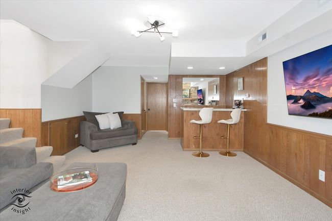 Conveniently located wet bar for all your entertai | Image 20