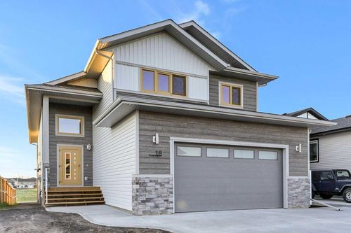 18 Aztec St, Blackfalds, AB, T4M0M7 | Card Image