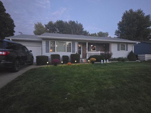 1254 Apache Ave, Hastings, NE, 68901-2813 | Card Image