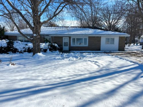201 S Carson St, Long Point, IL, 61333-5107 | Card Image