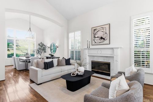 7302 Golden Star Ln, Carlsbad, CA, 92011-4852 | Card Image