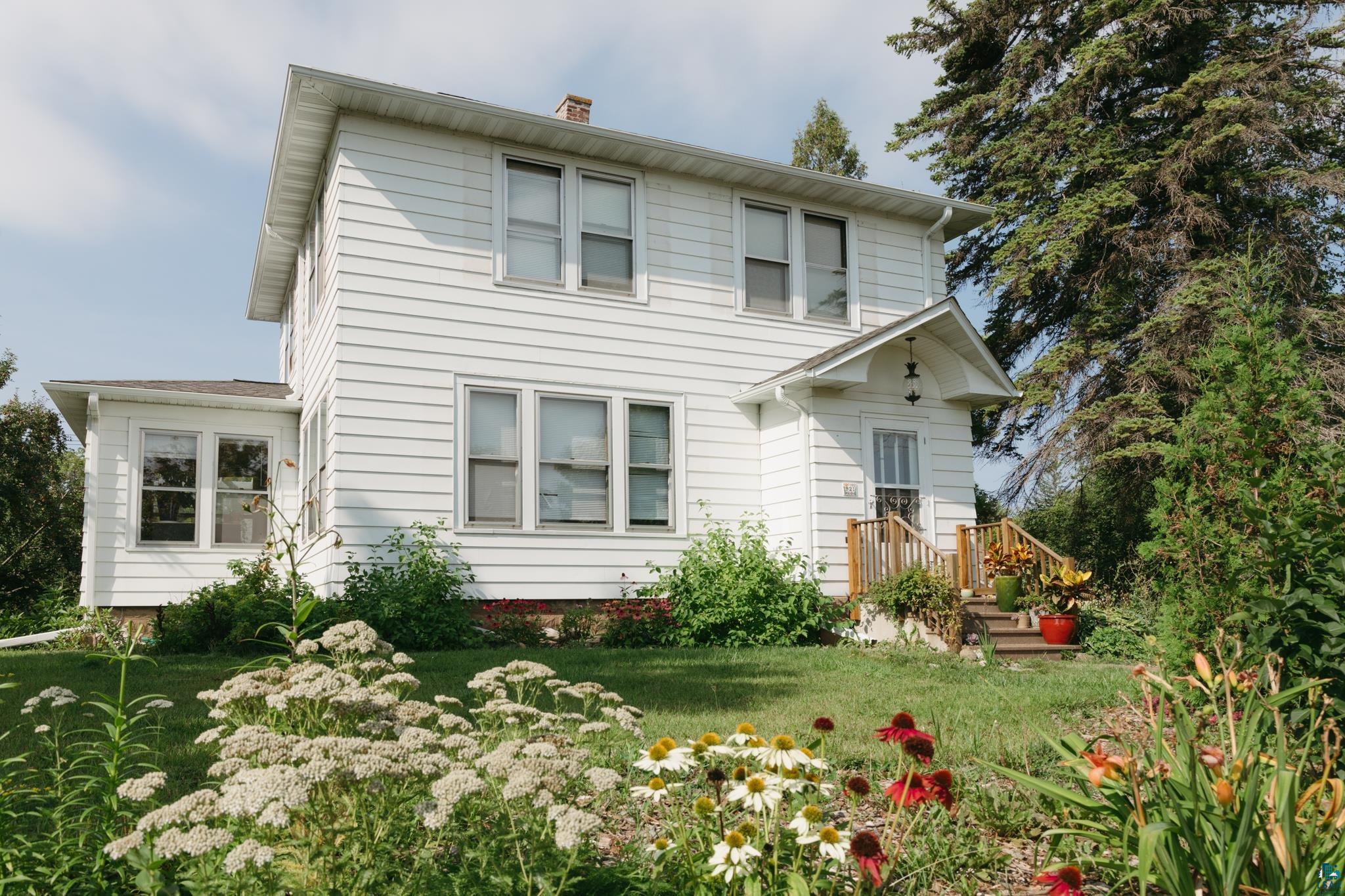 Ellis Ave, Ashland, WI 54806