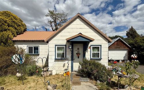 8 S 4th St, Harrington, WA, 99134 | Card Image