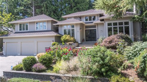 3013 224th Ave Ne, Sammamish, WA, 98074-8904 | Card Image