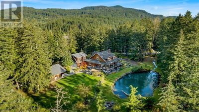 7338 Walton Mountain Rd, House other with 5 bedrooms, 7 bathrooms and 4 parking in Duncan BC | Image 1