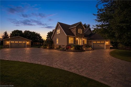 17 Athlone Rd, Cambridge, ON, N1R1J1 | Card Image