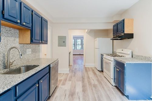 2-1680 Commonwealth Ave, Boston, MA, 02135-5600 | Card Image