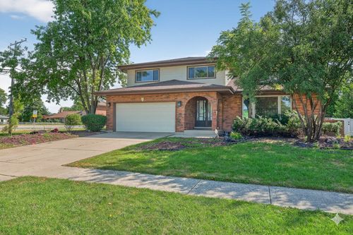 7501 Cambridge Rd, Darien, IL, 60561-4314 | Card Image