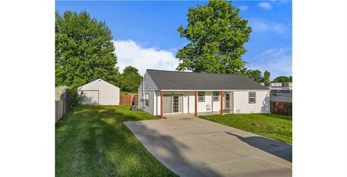 1227 N Jesse James Rd, Excelsior Springs, MO, 64024-1186 | Card Image