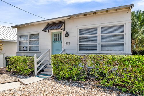 372 Ahern St, Atlantic Beach, FL, 32233-5248 | Card Image