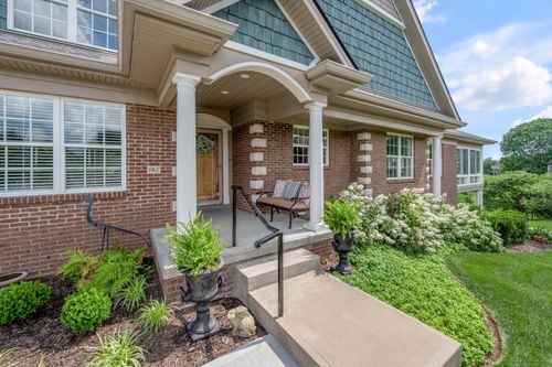 1962 Fort Harrods Dr, Lexington, KY, 40503-5451 | Card Image