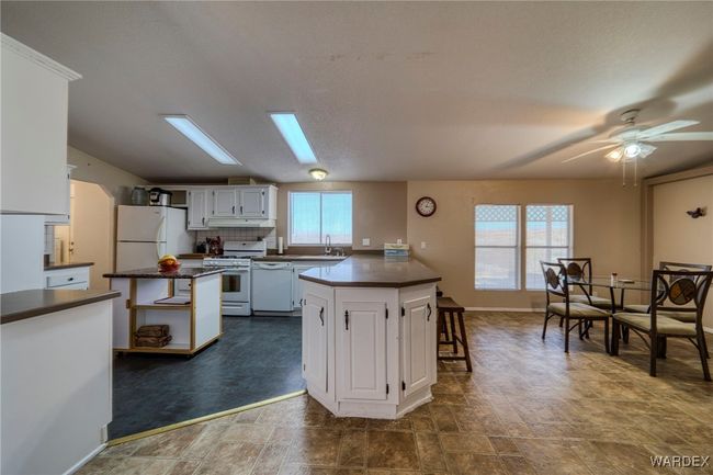 Kitchen | Image 7