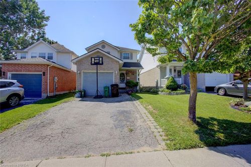 223 Melran Dr, Cambridge, ON, N3C4E5 | Card Image