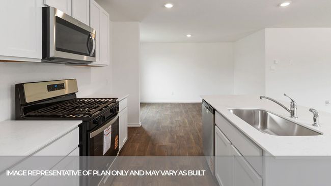 2203 Lionheart Drive, House other with 5 bedrooms, 3 bathrooms and null parking in Luling TX | Image 11