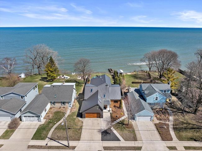 2533 Lakeshore Dr, House other with 5 bedrooms, 3 bathrooms and null parking in Sheboygan WI | Image 72