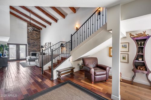 4242 N 44th St, Phoenix, AZ, 85018-4219 | Card Image