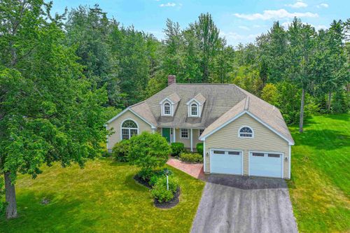 12 Wynmoor Dr, Scarborough, ME, 04074-9182 | Card Image