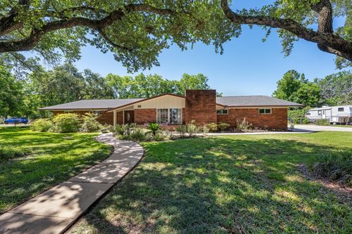 616 Cannan Dr, Angleton, TX, 77515-3302 | Card Image