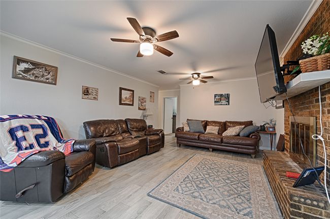928 Maple St, House other with 4 bedrooms, 2 bathrooms and null parking in Howe TX | Image 11