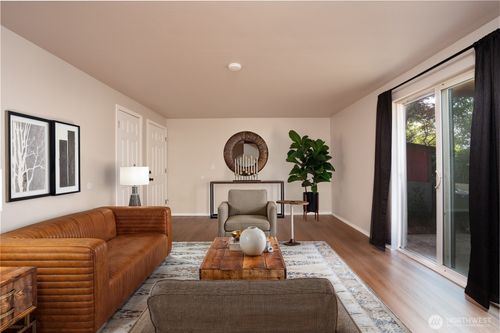 e-10214 13th Avenue Ct E, Tacoma, WA, 98445-6416 | Card Image