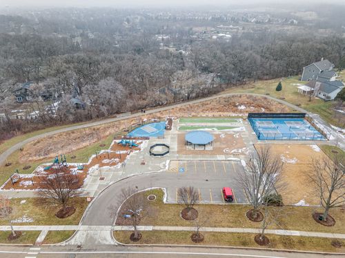 681 Majestic Dr, Algonquin, IL, 60102-4362 | Card Image