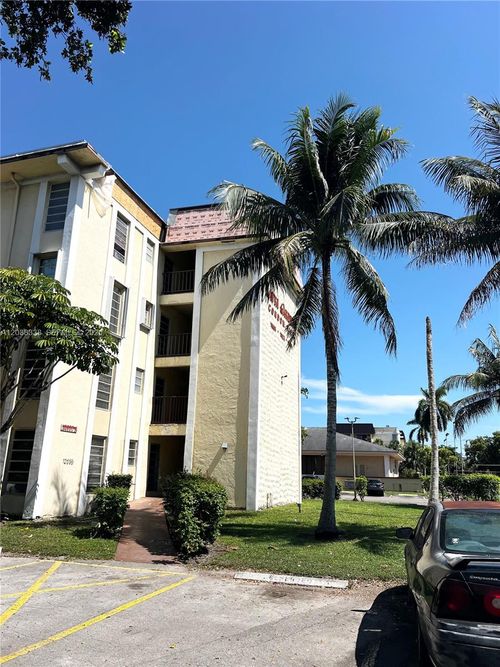 a302-12035 Ne 2nd Avenue, North Miami, FL, 33161 | Card Image