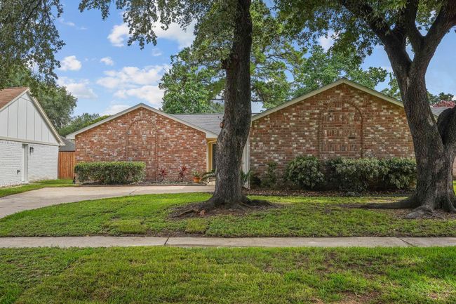 14138 Rosetta Dr, House other with 3 bedrooms, 2 bathrooms and 2 parking in Cypress TX | Image 5