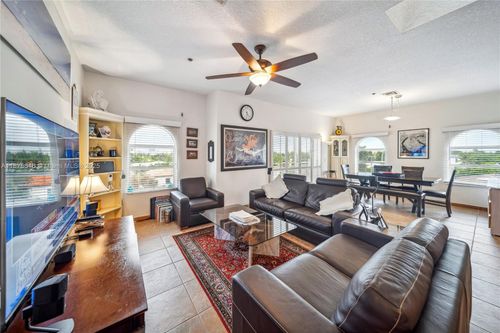 apt-402-9008 Collins Ave, Surfside, FL, 33154-3263 | Card Image