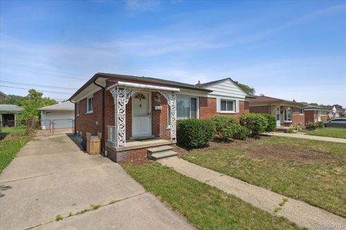 19343 Florence St, Roseville, MI, 48066-2655 | Card Image