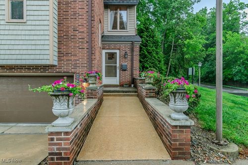 6965 W Fitzwater Road, Brecksville, OH, 44141 | Card Image