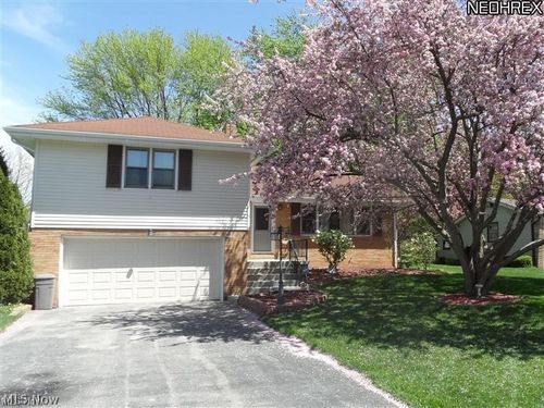 5926 Louise Ave Nw, Warren, OH, 44483-1130 | Card Image